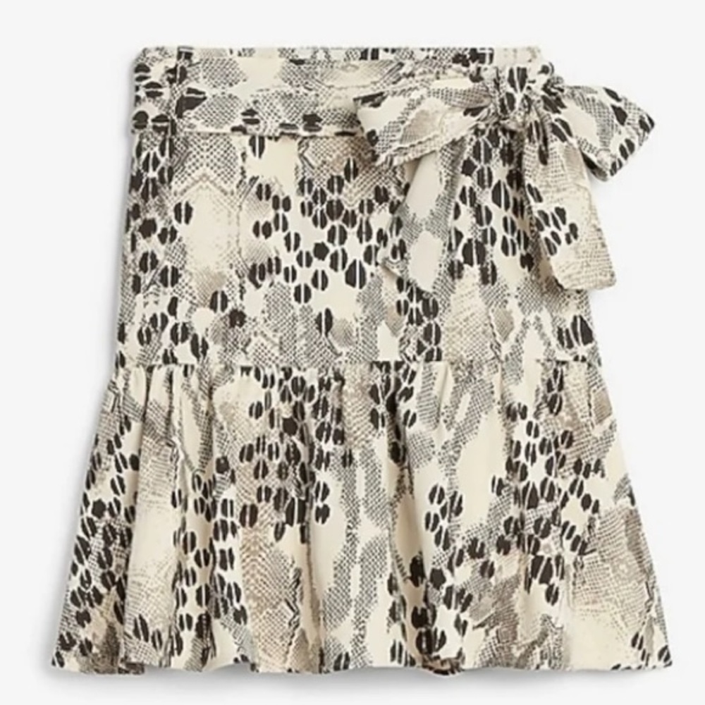 Express Women 00 Snake Print High Waisted Belted Ruffle Flounce Skort NWT